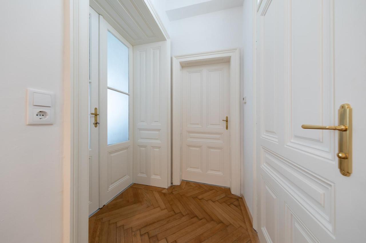 Vienna Dream Apartments City Center Ngoại thất bức ảnh